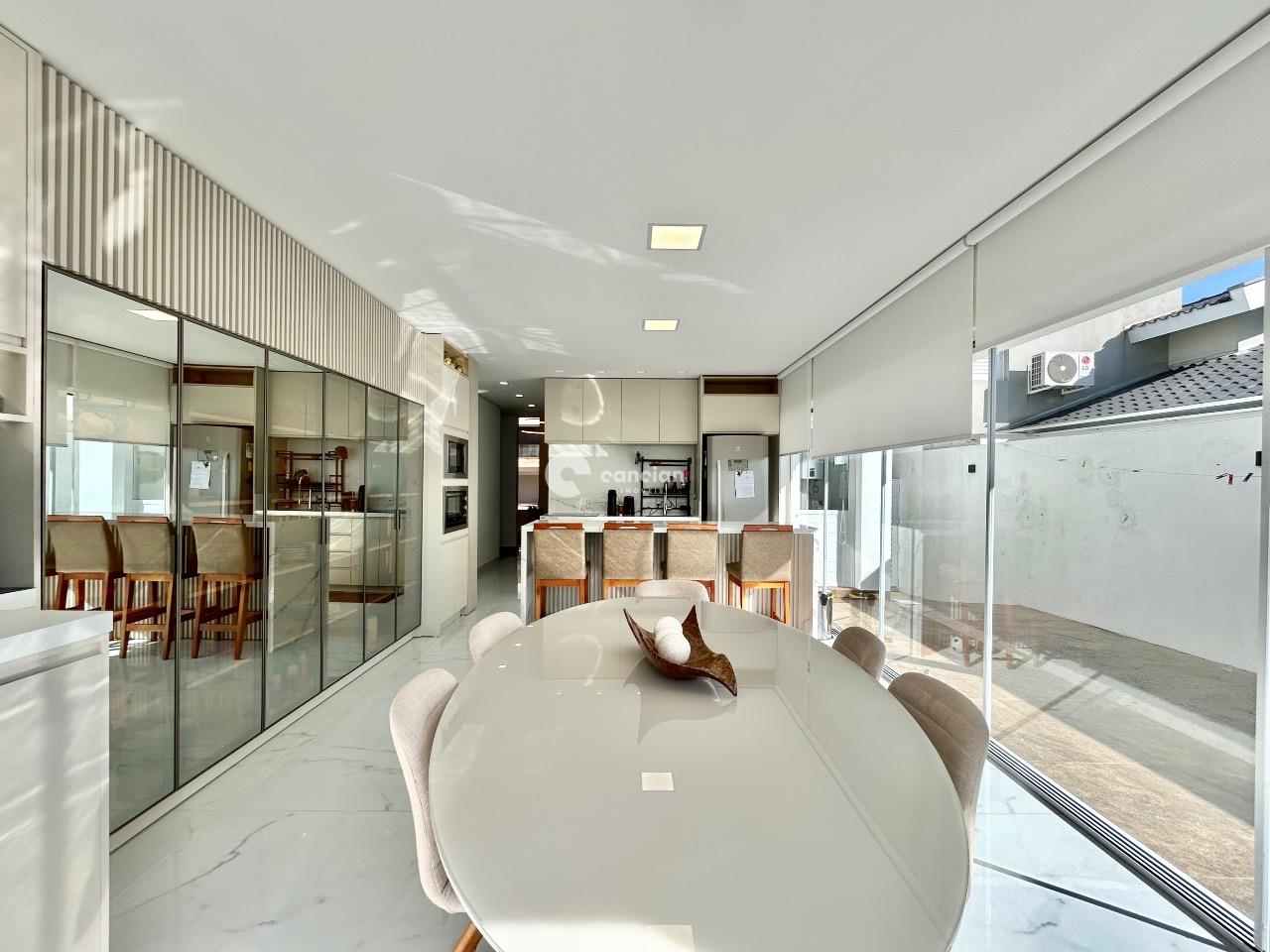 Casa de Condomínio à venda no Camobi: 