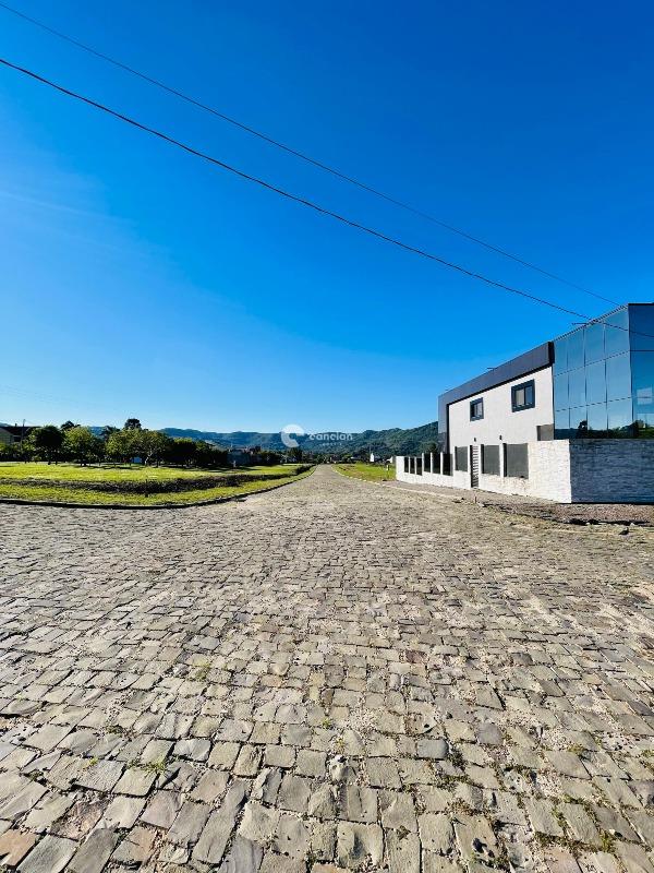 Terreno à venda no Camobi: