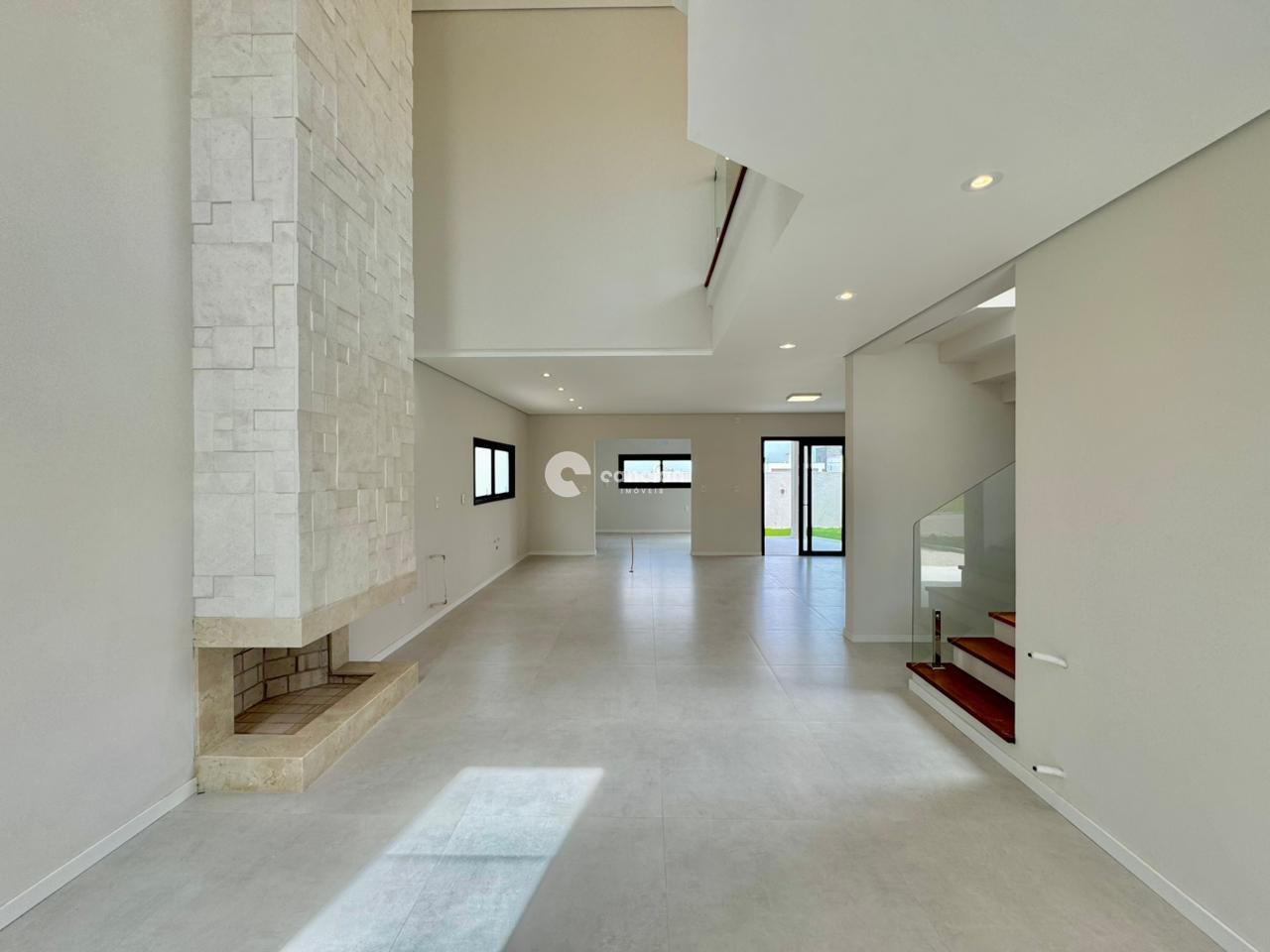 Casa de Condomínio à venda no Tomazetti: 