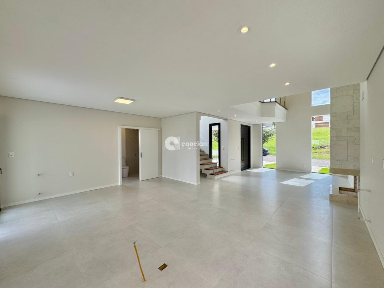 Casa de Condomínio à venda no Tomazetti: 