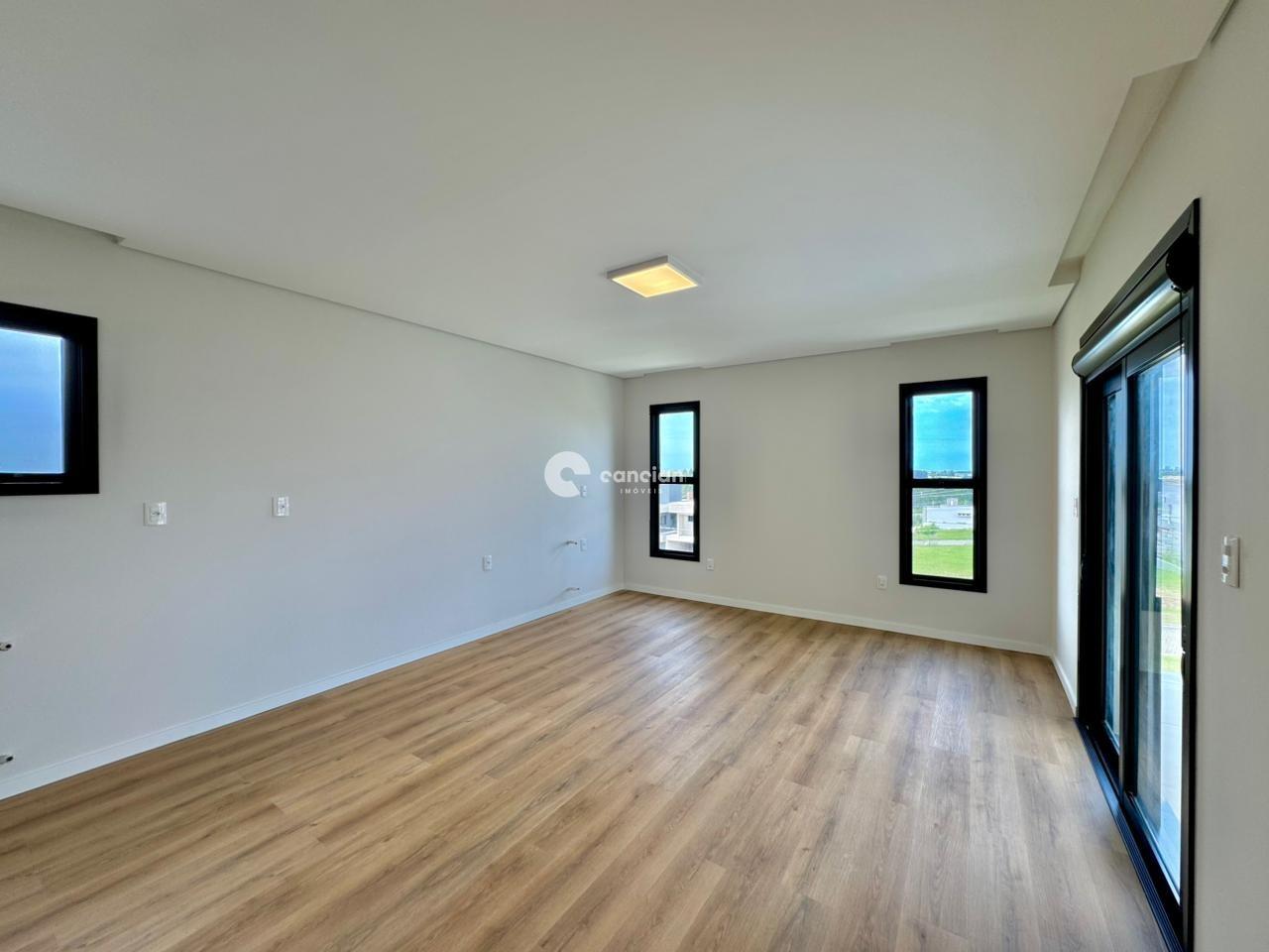 Casa de Condomínio à venda no Tomazetti: 