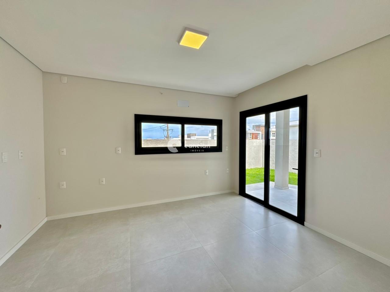 Casa de Condomínio à venda no Tomazetti: 