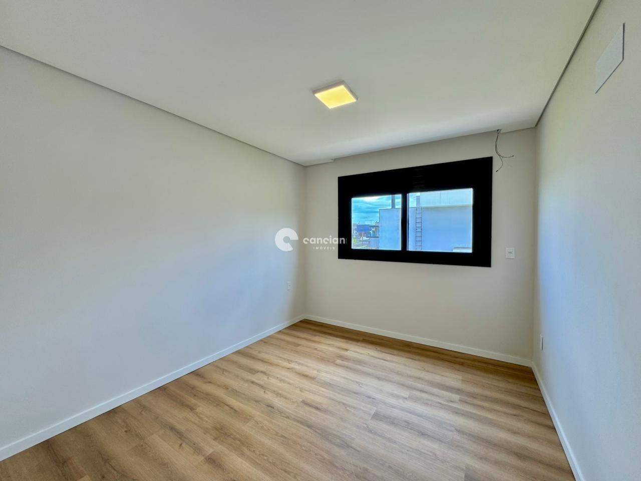 Casa de Condomínio à venda no Tomazetti: 