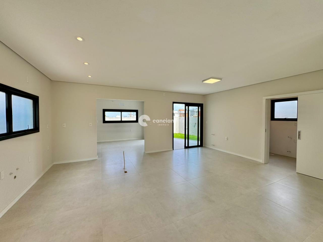 Casa de Condomínio à venda no Tomazetti: 