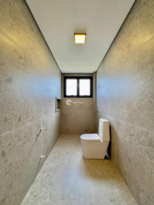 Casa de Condomínio à venda no Tomazetti: 