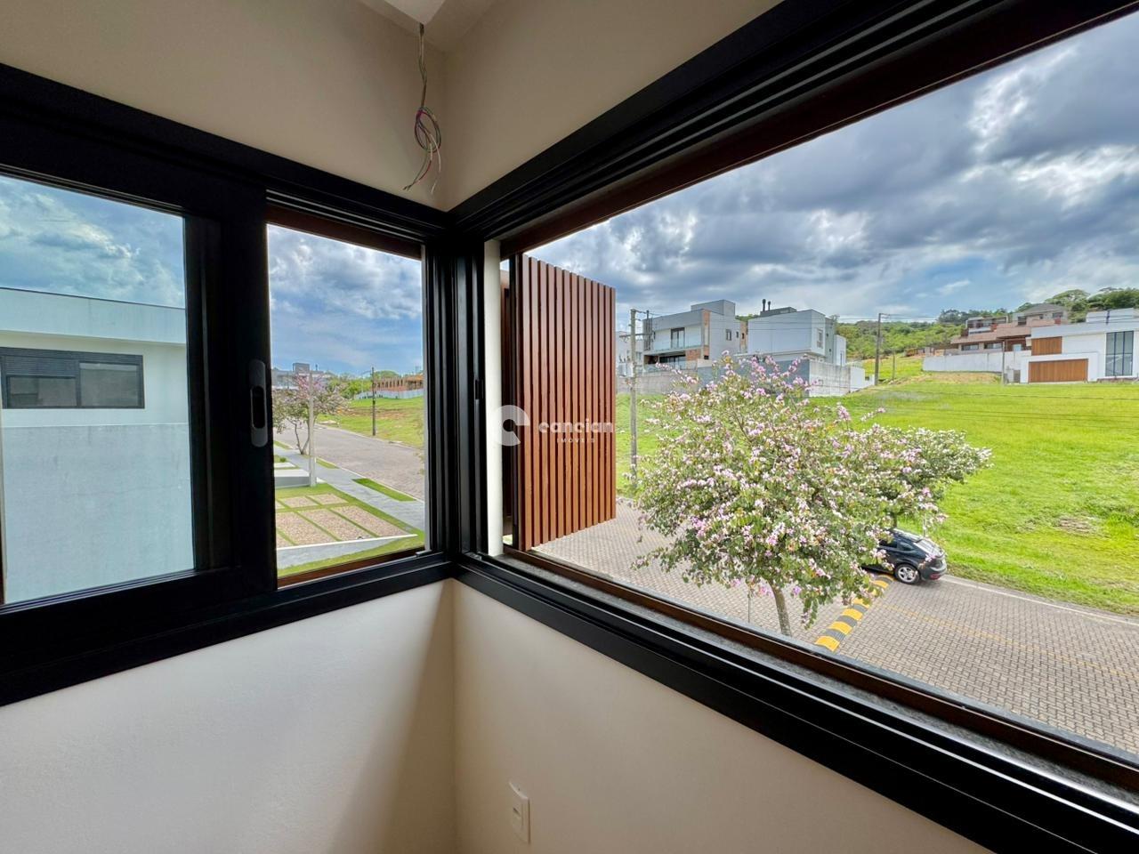 Casa de Condomínio à venda no Tomazetti: 