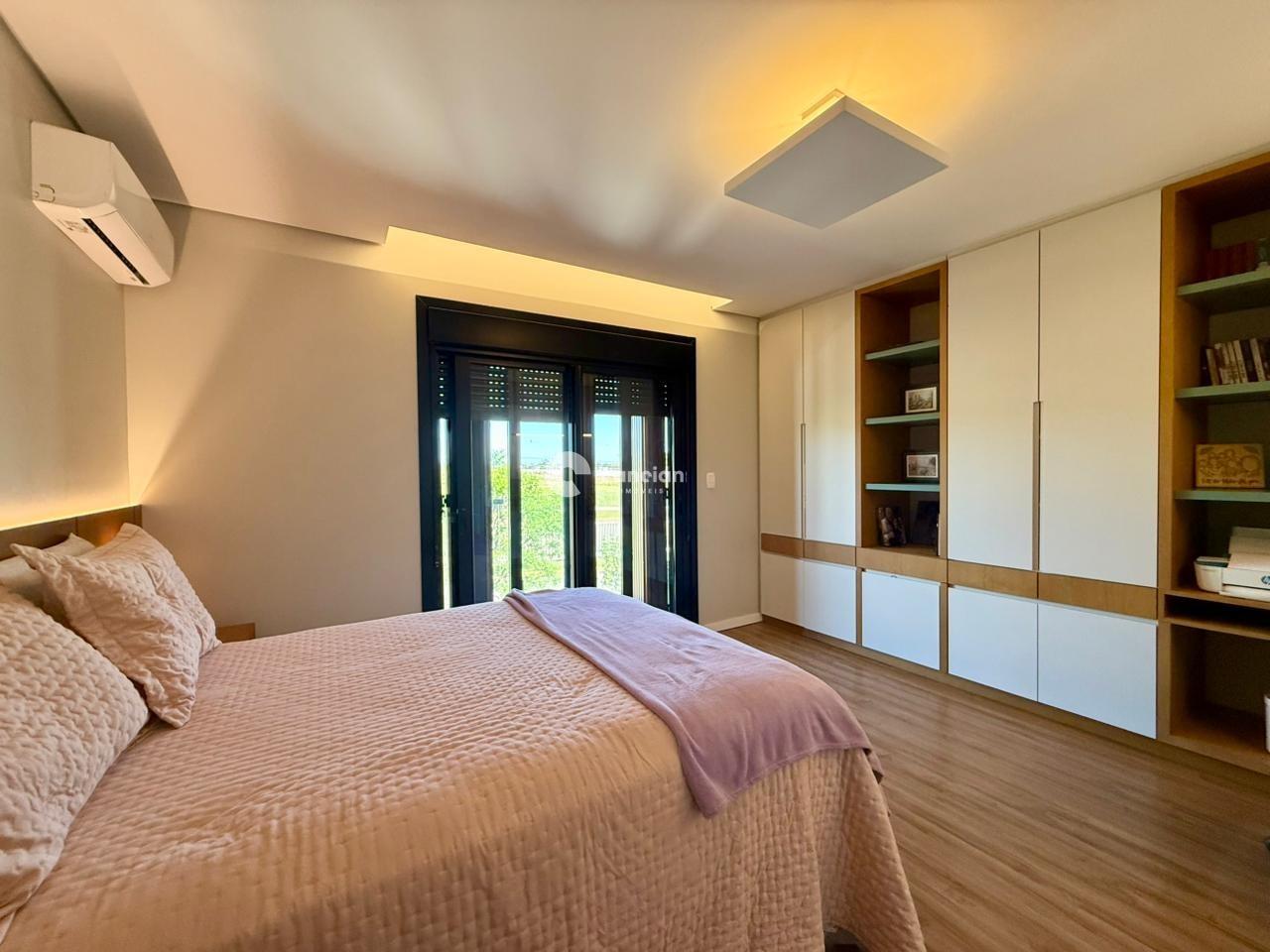 Casa de Condomínio à venda no Tomazetti: 