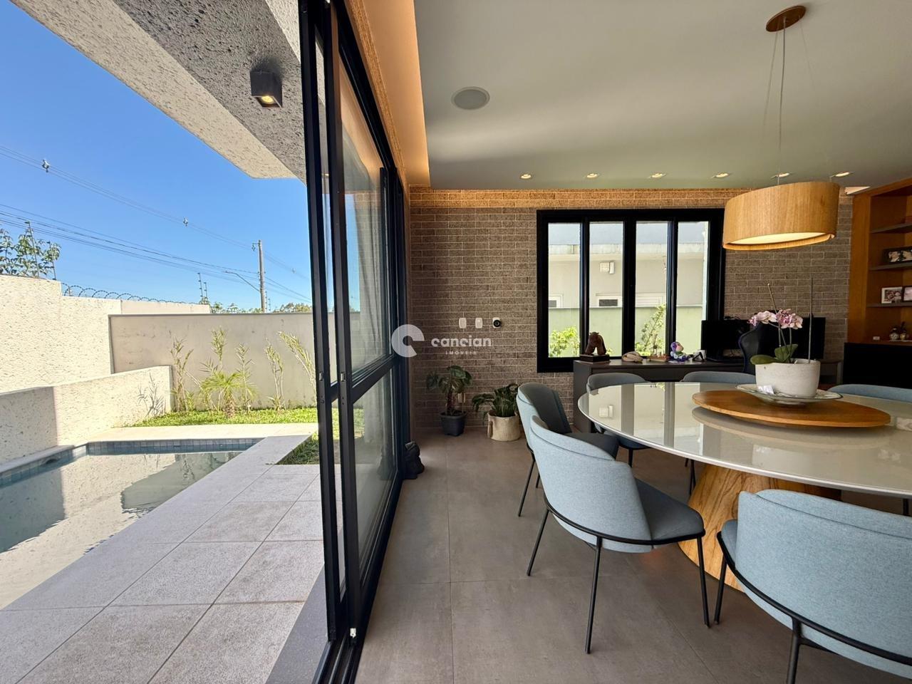 Casa de Condomínio à venda no Tomazetti: 