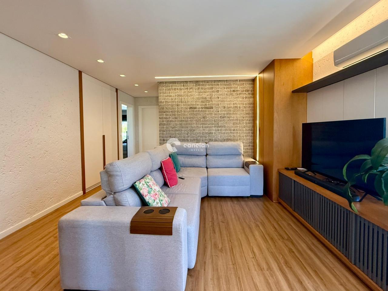 Casa de Condomínio à venda no Tomazetti: 