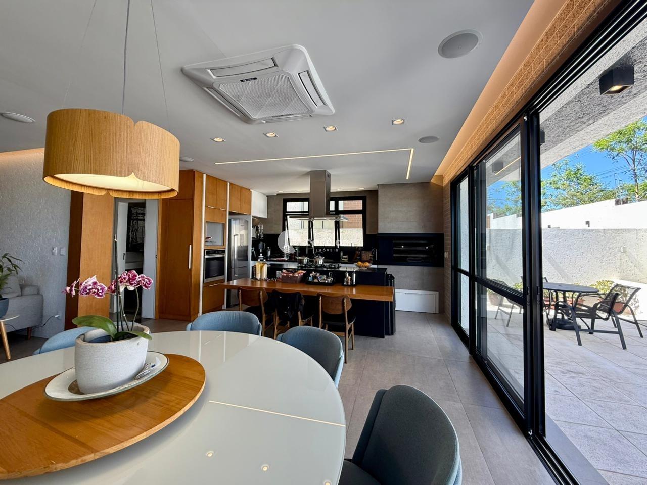 Casa de Condomínio à venda no Tomazetti: 