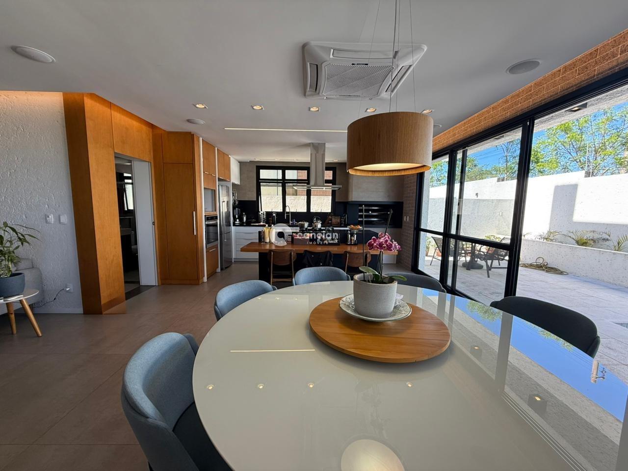 Casa de Condomínio à venda no Tomazetti: 