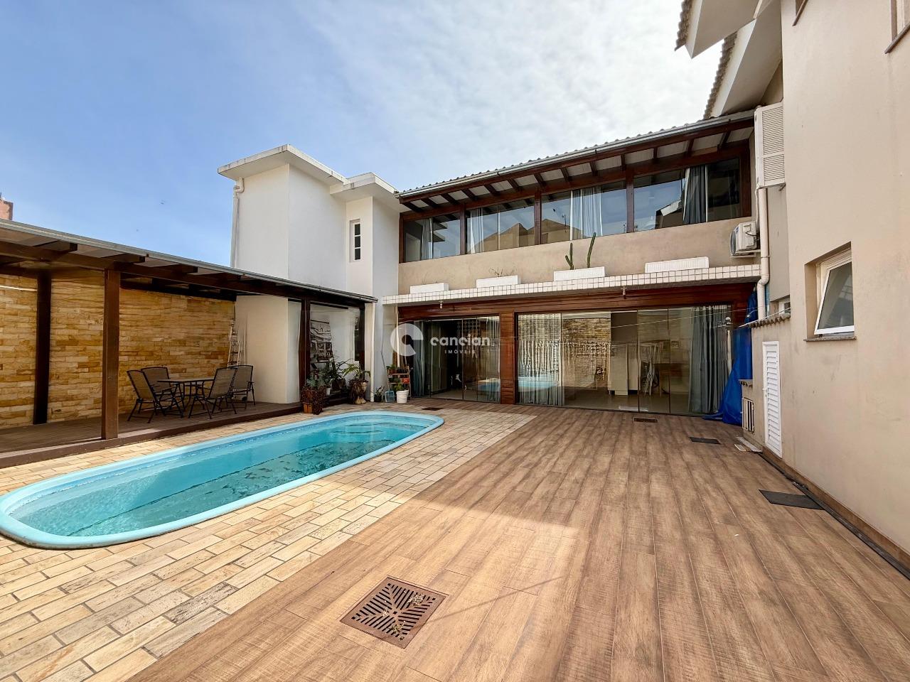 Casa à venda no Camobi: 