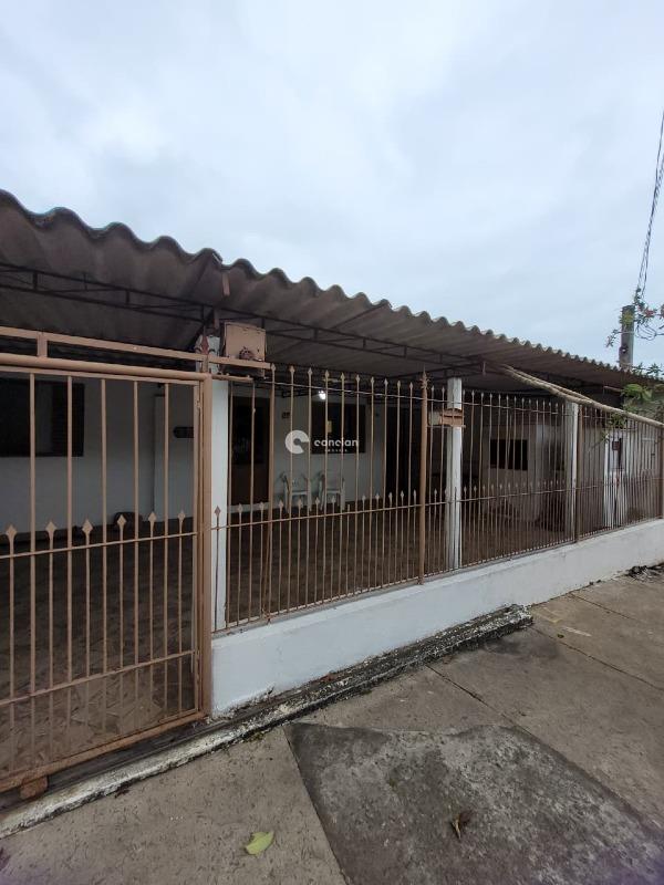 Casa à venda no Juscelino Kubitschek: 