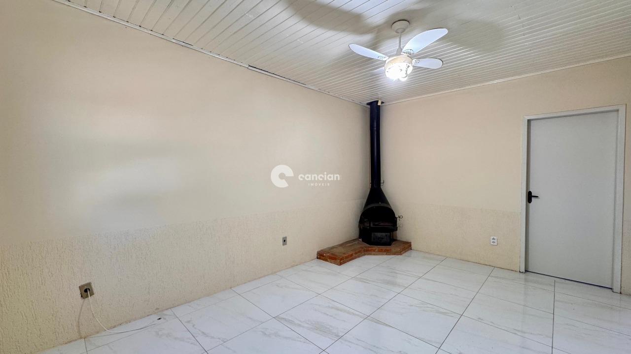 Casa à venda no Tomazetti: SALA COM LAREIRA