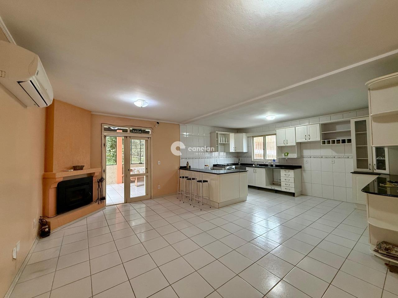 Casa de Condomínio à venda no Centro: