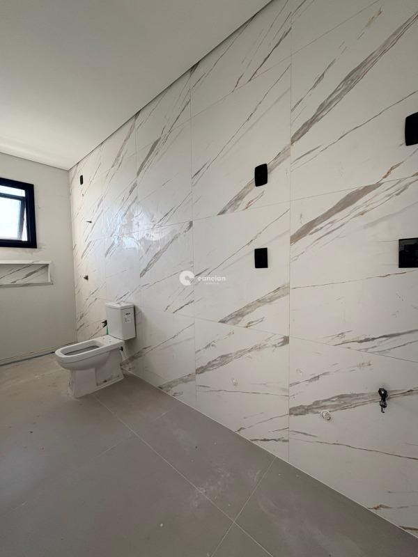 Casa de Condomínio à venda no Tomazetti: 