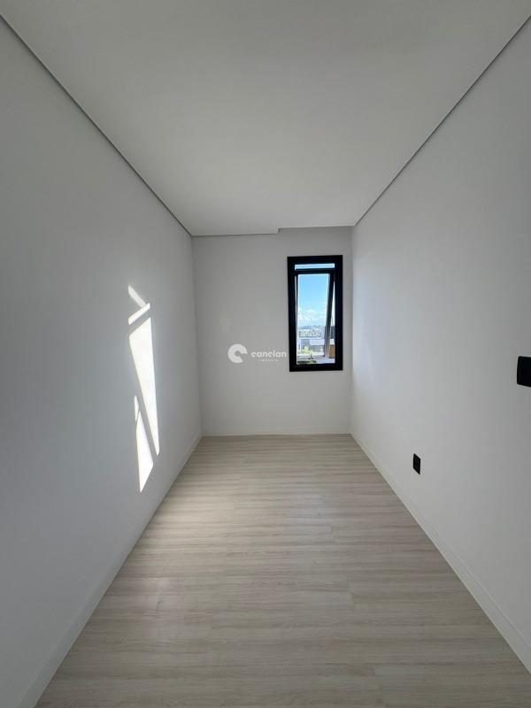 Casa de Condomínio à venda no Tomazetti: 