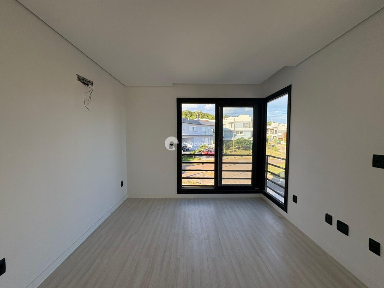 Casa de Condomínio à venda no Tomazetti: 