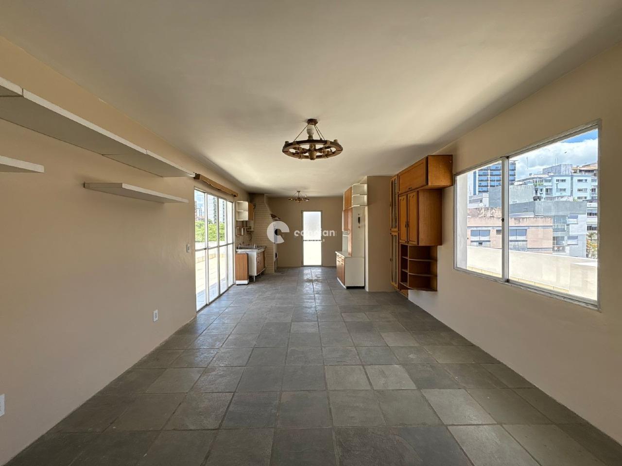 Cobertura à venda no Centro: