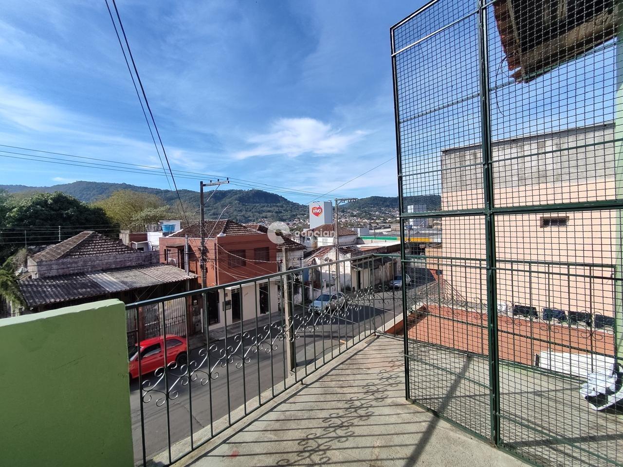 Casa à venda no Centro: