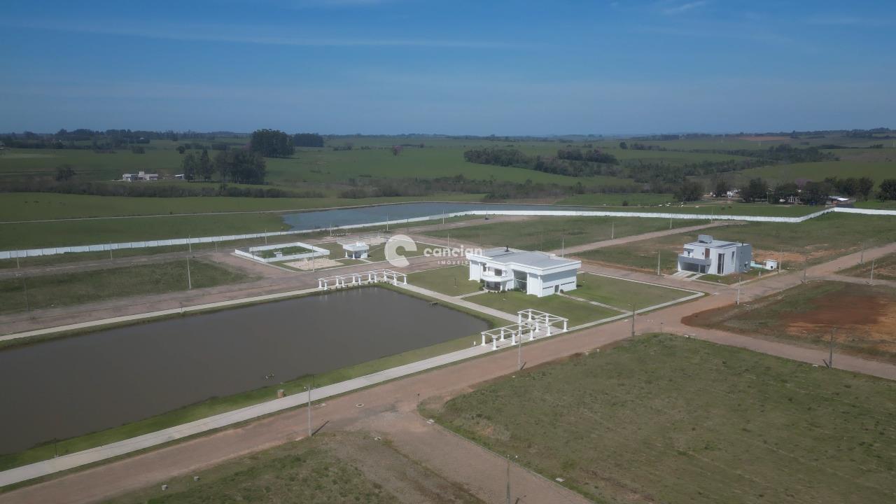 Terreno à venda no Camobi: 