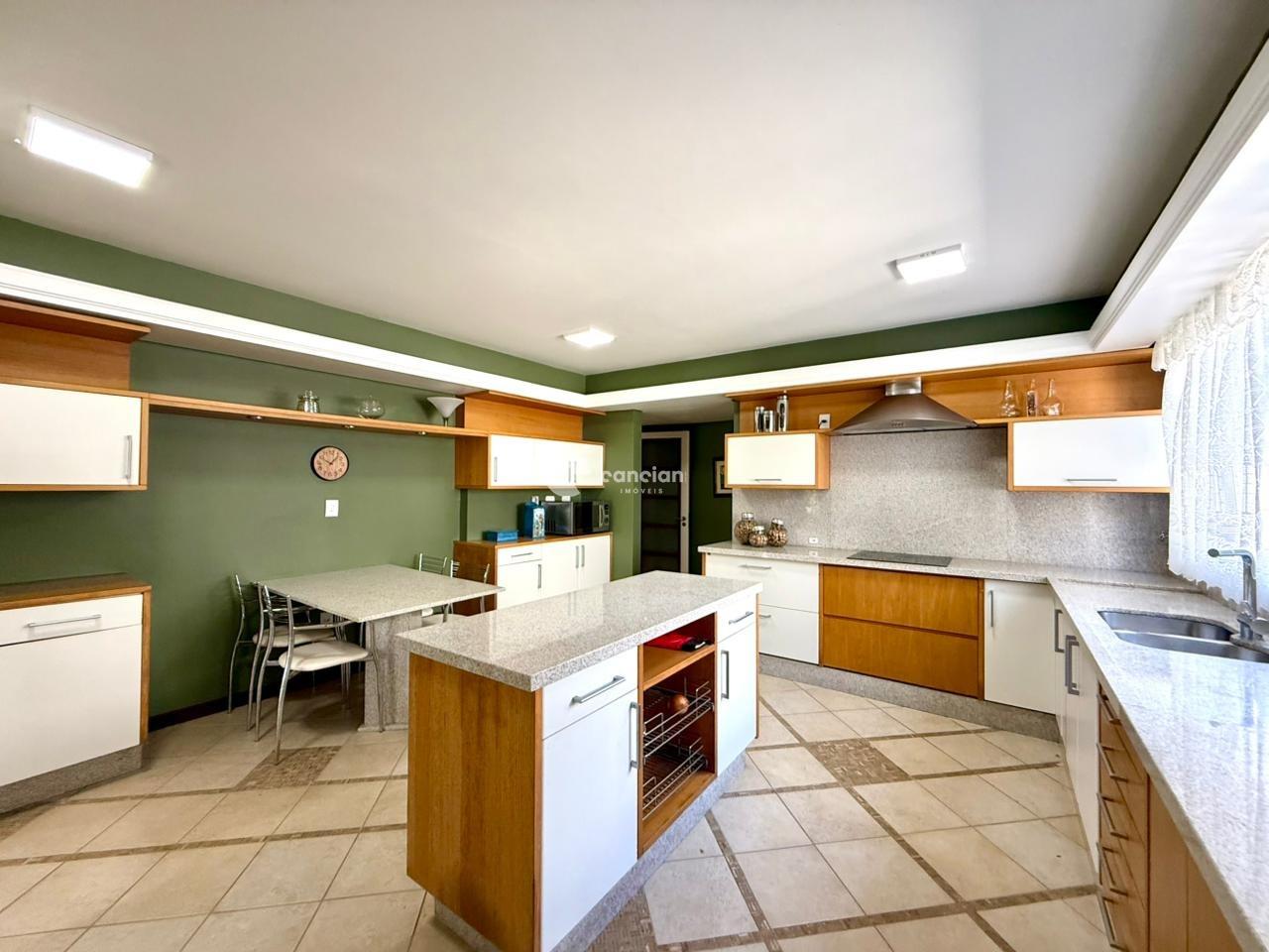 Casa de Condomínio à venda no São José: