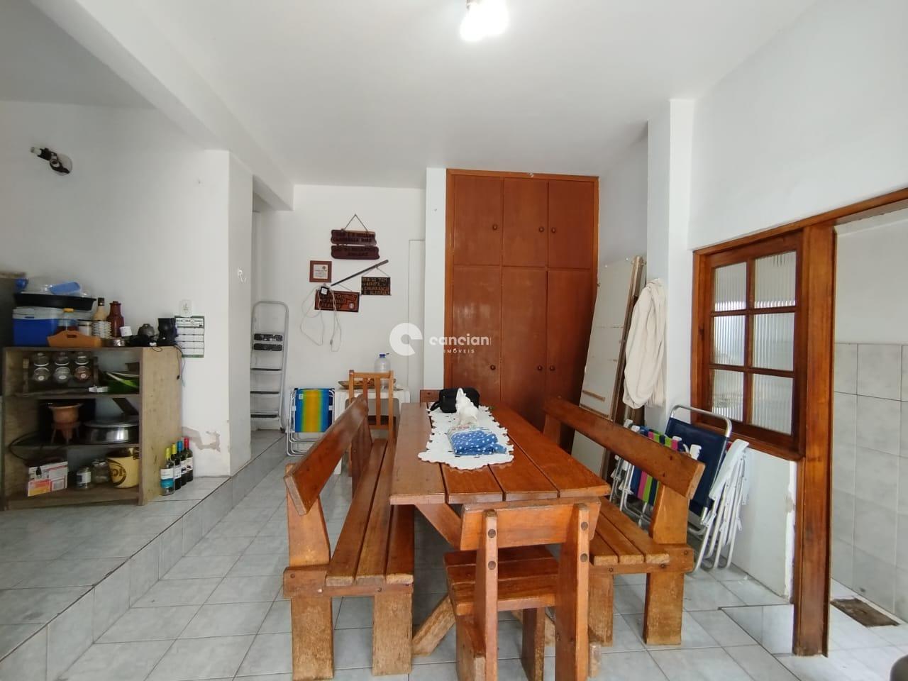 Casa à venda no Centro: 