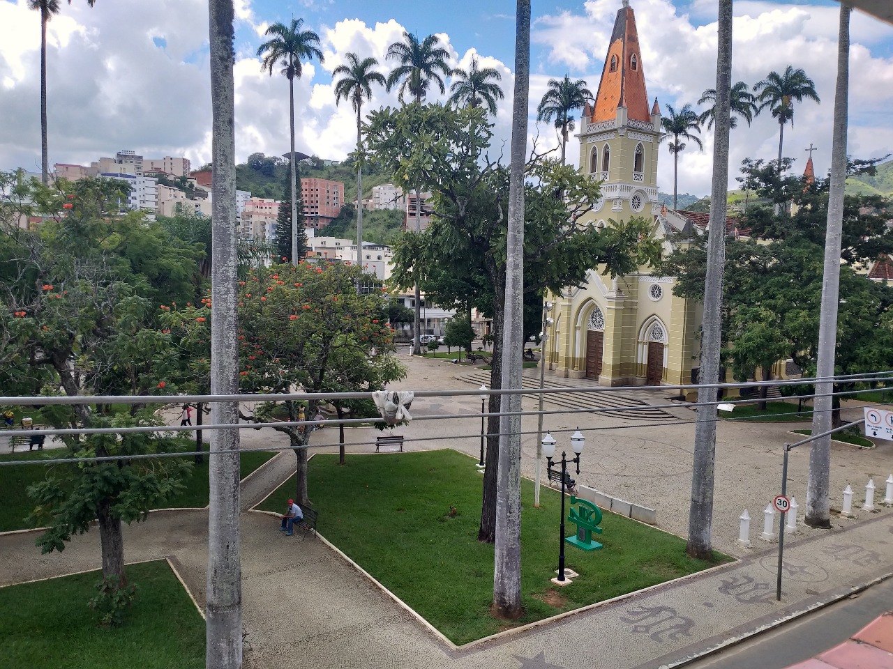 Mini Box Ribeiro em Caratinga, MG