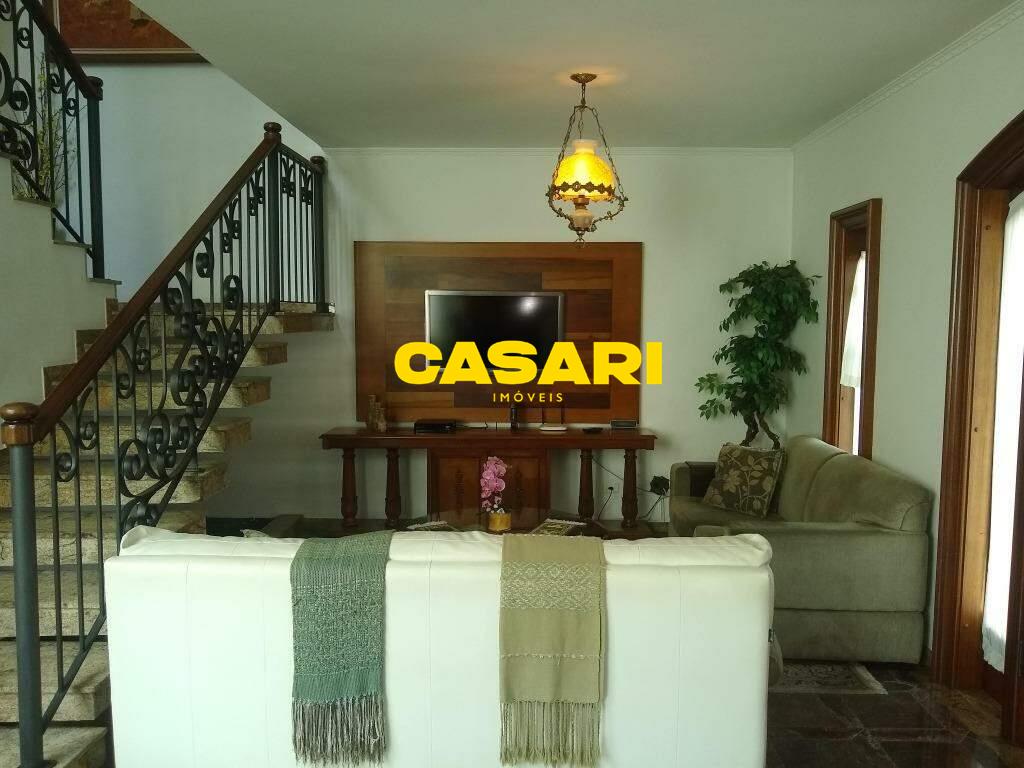 Sobrado para à venda no bairro Dos Casa, São Bernardo do Campo - Casari Imóveis: 