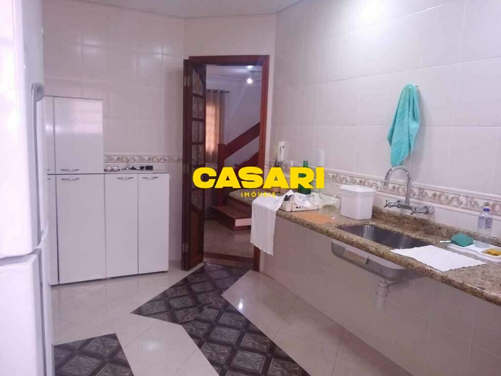 Sobrado para à venda no bairro Rudge Ramos, São Bernardo do Campo - Casari Imóveis: 