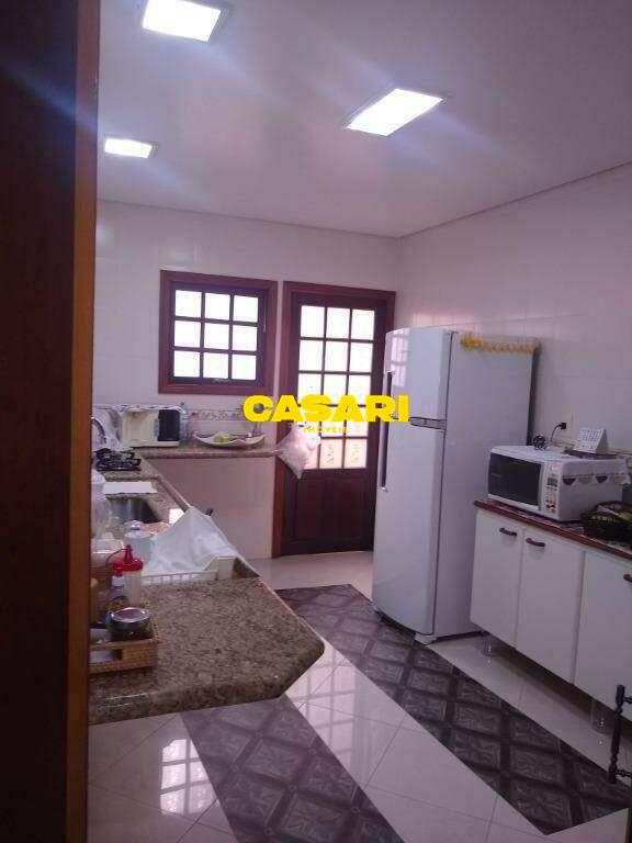 Sobrado para à venda no bairro Rudge Ramos, São Bernardo do Campo - Casari Imóveis: 