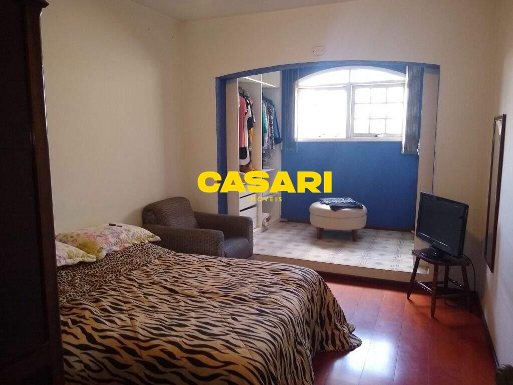 Sobrado para à venda no bairro Santa Terezinha, São Bernardo do Campo - Casari Imóveis: 