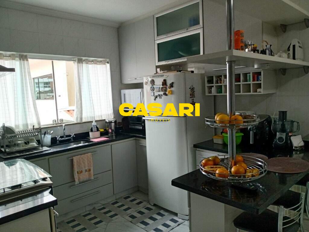 Sobrado para à venda no bairro Nova Petrópolis, São Bernardo do Campo - Casari Imóveis: 