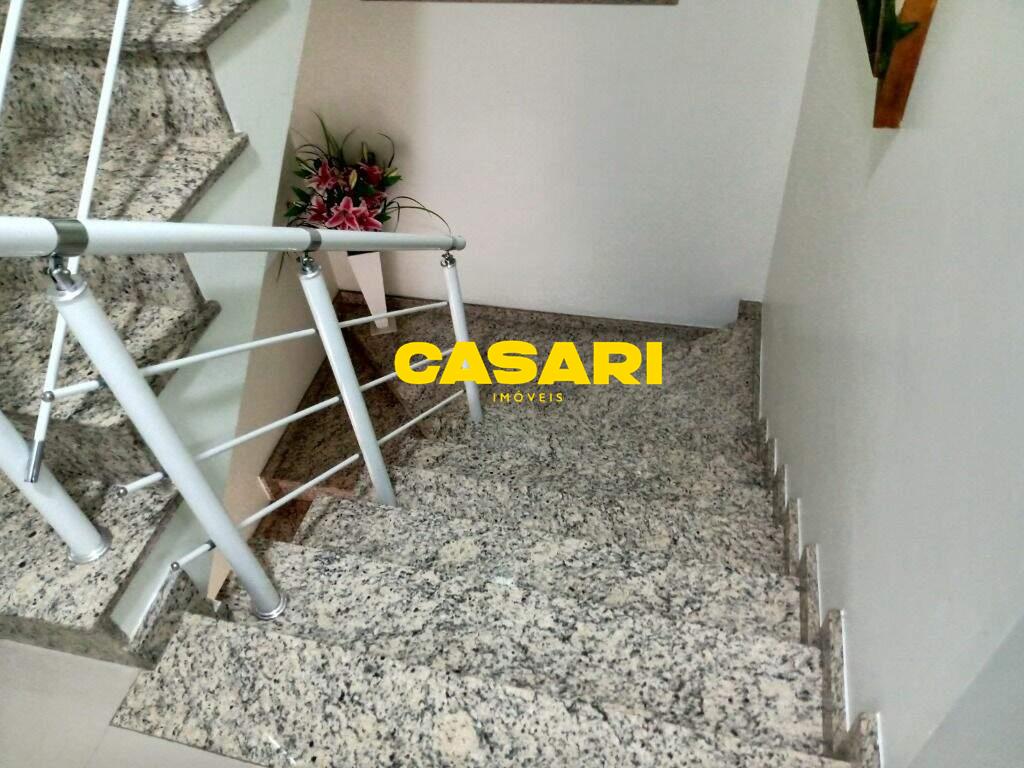 Sobrado para à venda no bairro Nova Petrópolis, São Bernardo do Campo - Casari Imóveis: 