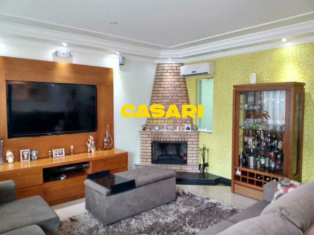 Sobrado para à venda no bairro Nova Petrópolis, São Bernardo do Campo - Casari Imóveis: 