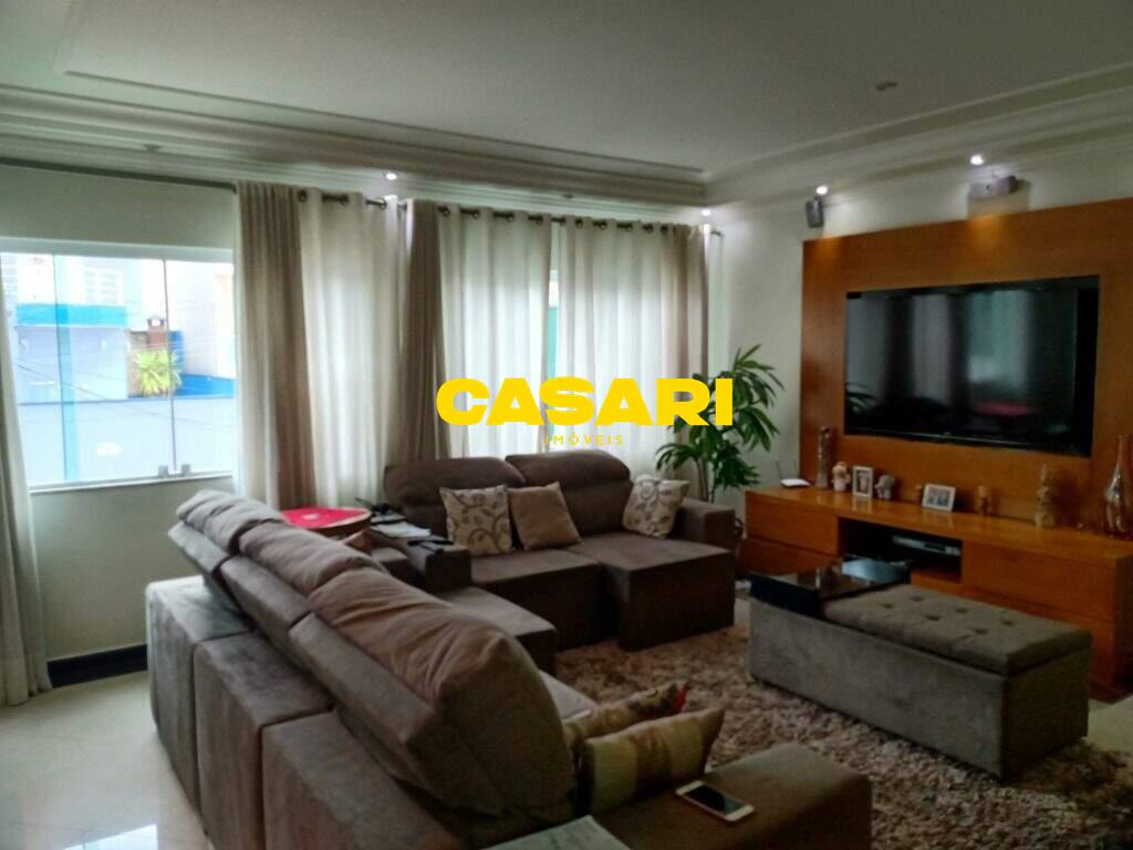 Sobrado para à venda no bairro Nova Petrópolis, São Bernardo do Campo - Casari Imóveis: 