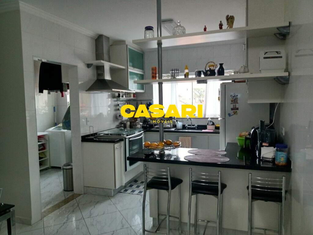Sobrado para à venda no bairro Nova Petrópolis, São Bernardo do Campo - Casari Imóveis: 