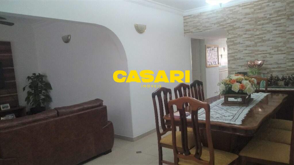Casa para à venda no bairro Baeta Neves, São Bernardo do Campo - Casari Imóveis: 