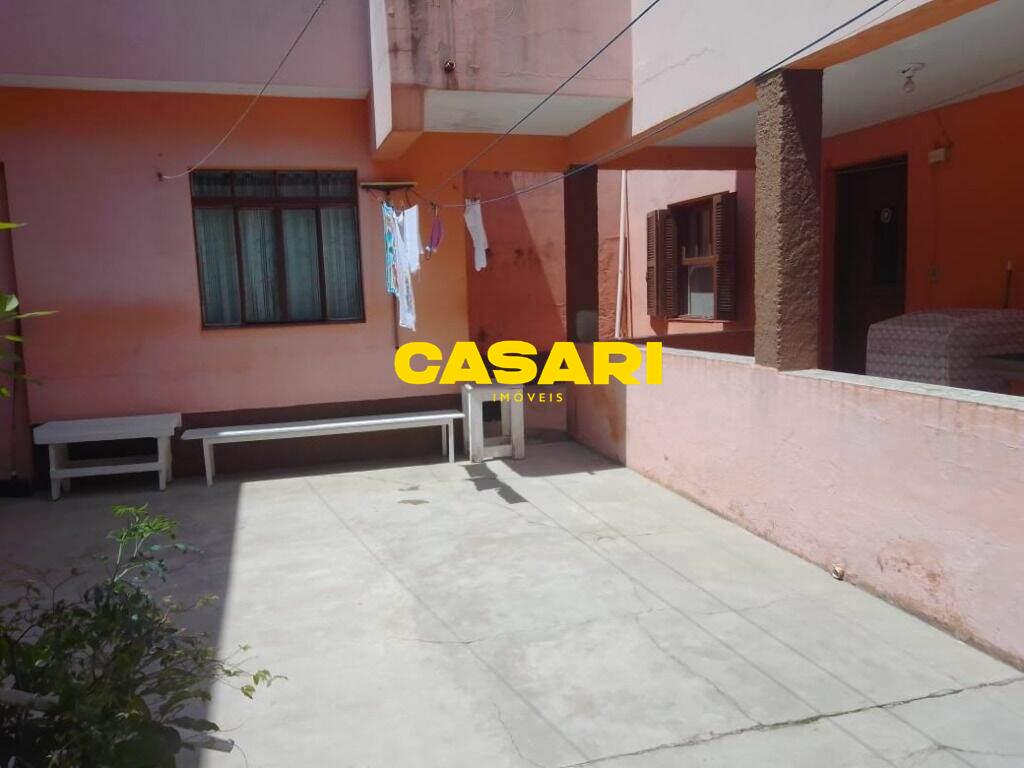 Casa para à venda no bairro Alves Dias, São Bernardo do Campo - Casari Imóveis: 