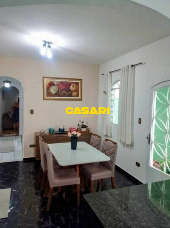 Sobrado para à venda no bairro Montanhão, São Bernardo do Campo - Casari Imóveis: 