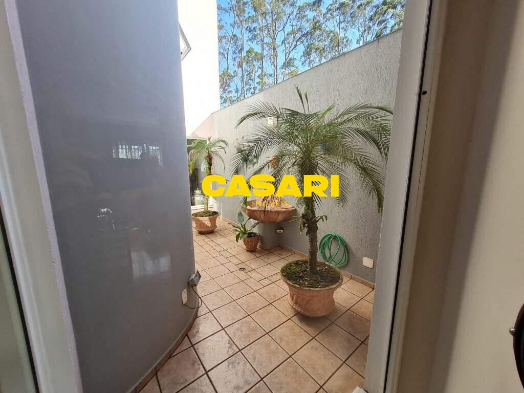 Sobrado para à venda no bairro Parque Terra Nova II, São Bernardo do Campo - Casari Imóveis: 