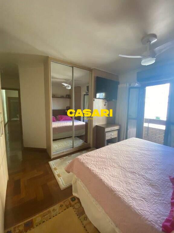 Sobrado para à venda no bairro Centro, São Bernardo do Campo - Casari Imóveis: 