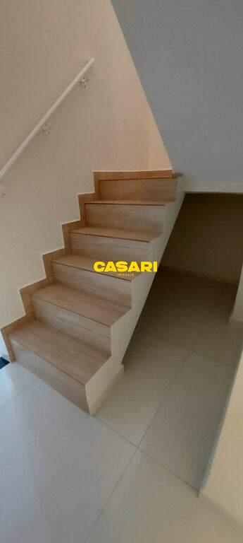 Sobrado para à venda no bairro Baeta Neves, São Bernardo do Campo - Casari Imóveis: 