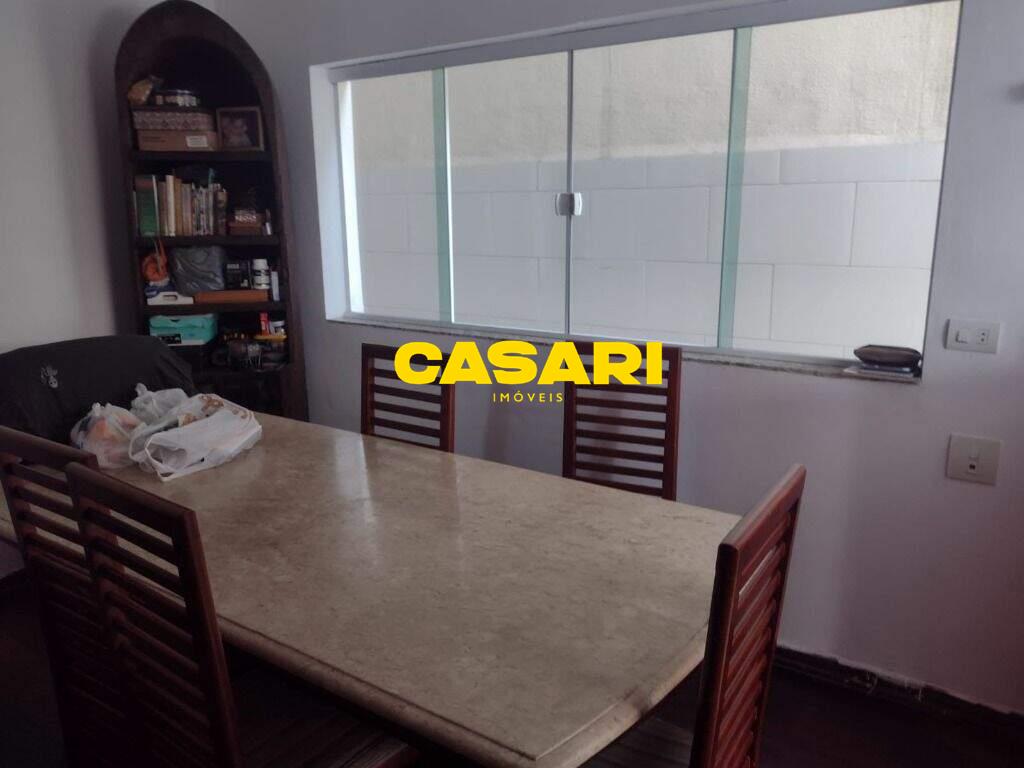 Sobrado para à venda no bairro Nova Petrópolis, São Bernardo do Campo - Casari Imóveis: 