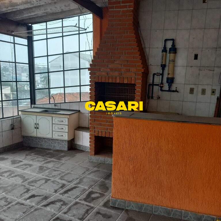 Sobrado para à venda no bairro Baeta Neves, São Bernardo do Campo - Casari Imóveis: 