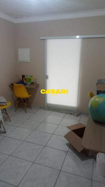 Casa para à venda no bairro Alves Dias, São Bernardo do Campo - Casari Imóveis: 