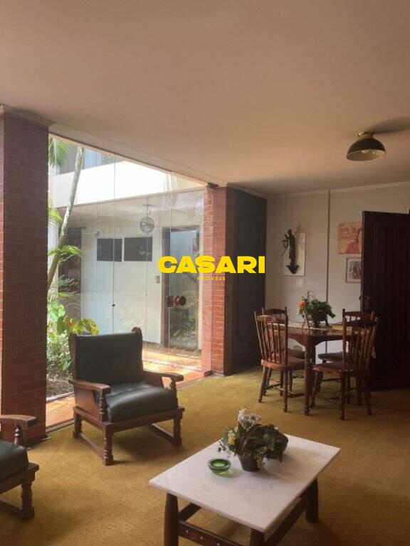 Sobrado para à venda no bairro Jardim do Mar, São Bernardo do Campo - Casari Imóveis: 