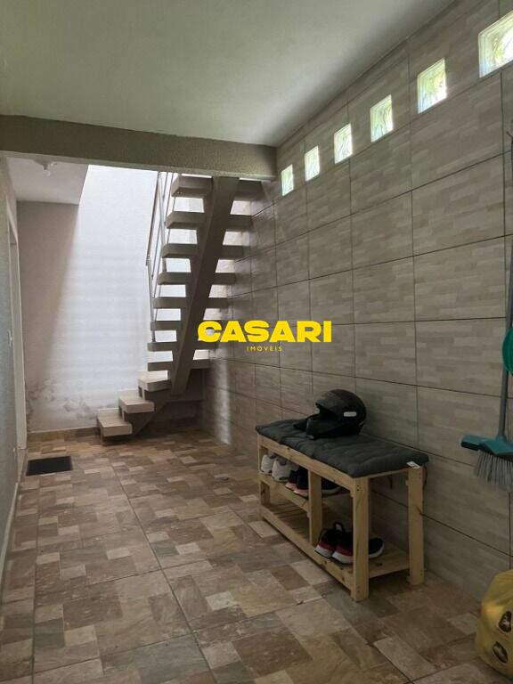 Sobrado para à venda no bairro Jordanópolis, São Bernardo do Campo - Casari Imóveis: 