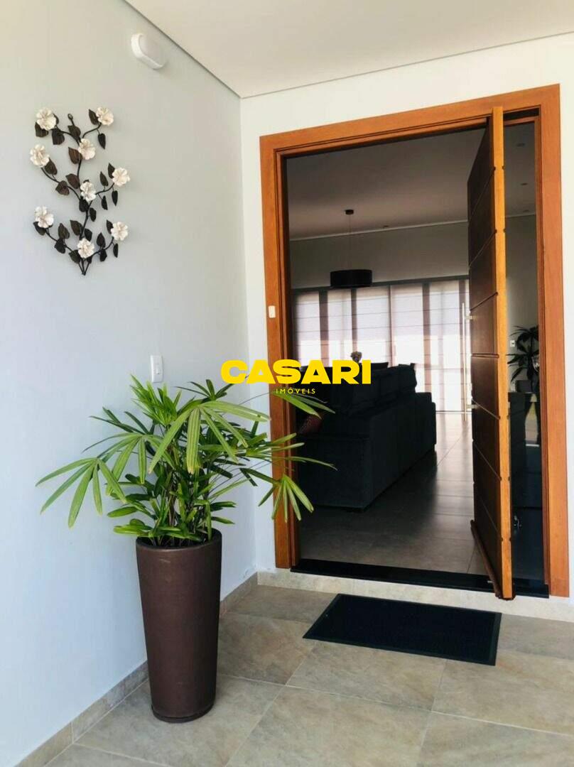Casa para à venda no bairro Condomínio Residencial Saint Claire, São Bernardo do Campo - Casari Imóveis: 