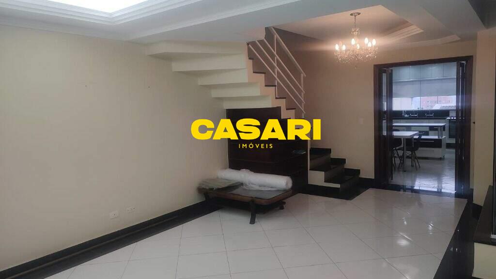 Sobrado para à venda no bairro Centro, São Bernardo do Campo - Casari Imóveis: 